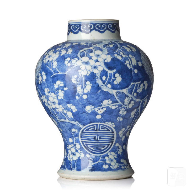 A blue and white 'cracked-ice' vase,